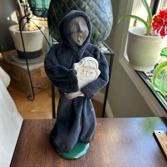 '89 SPIRIT FUTURE Byers' Choice signed 1st Edition Dickens Christmas Carol ghost - Picture 1 of 7